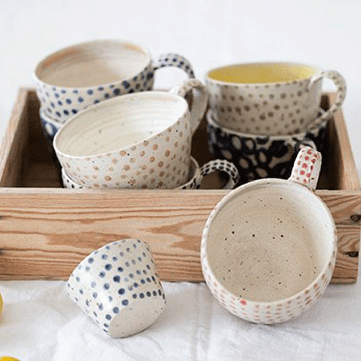 Polli Pots | Polka dots mug (Beige/White)