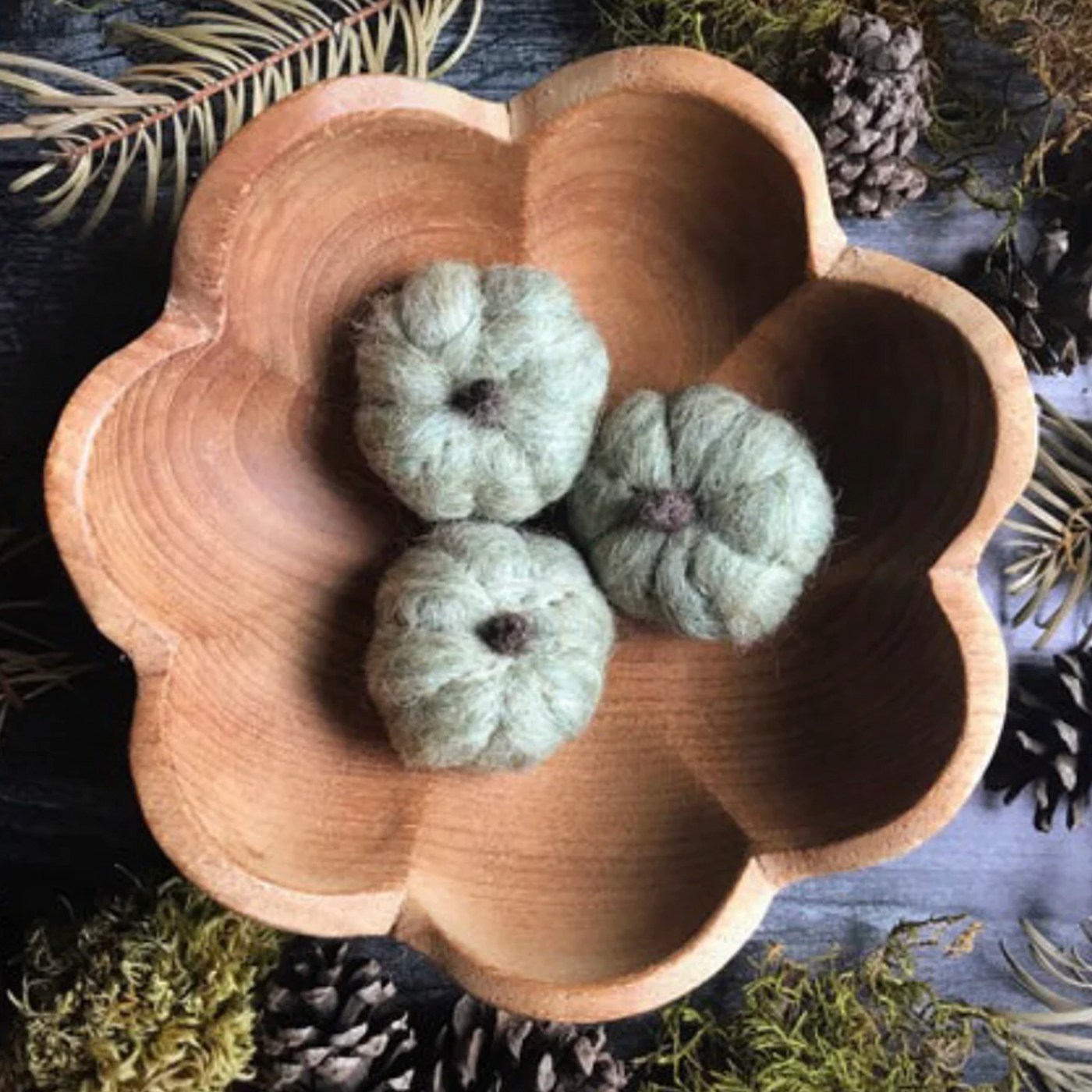 House of Moss | Felted wool pumpkins, Meadow Green (Single Unit)