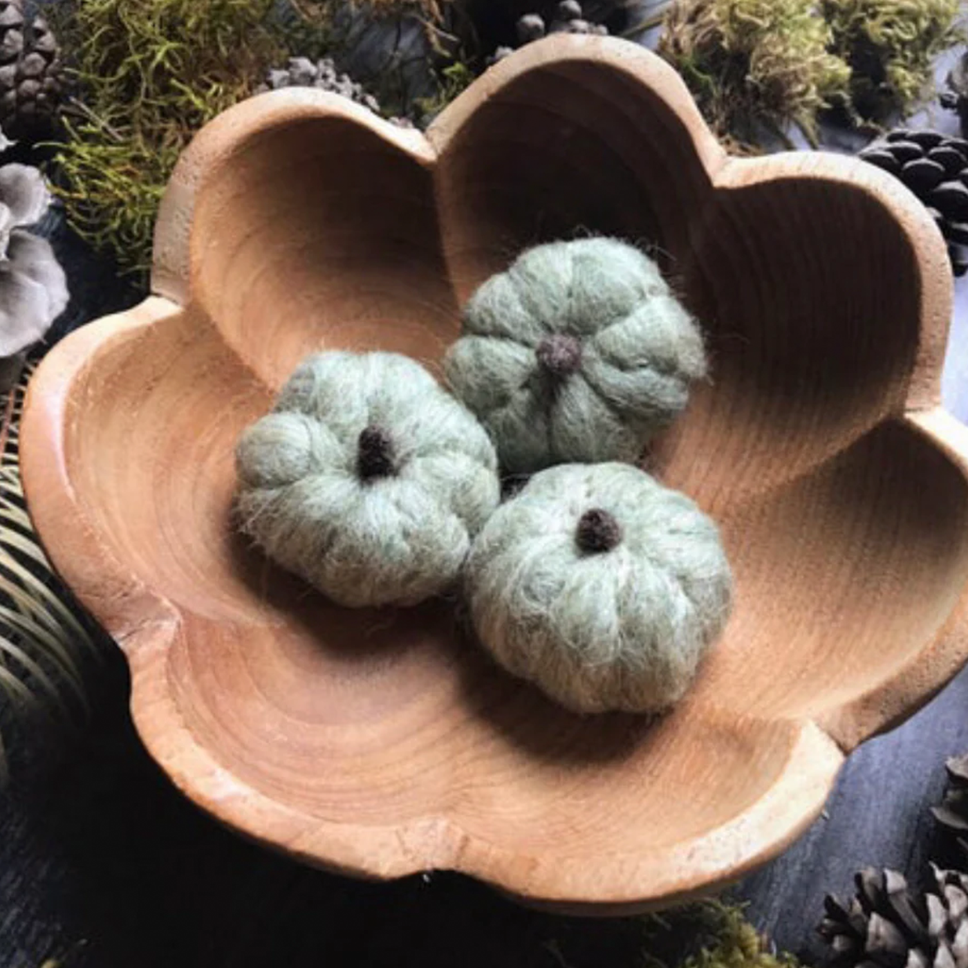 House of Moss | Felted wool pumpkins, Meadow Green (Single Unit)