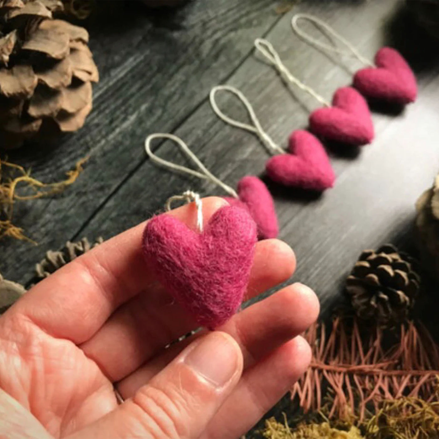 House of Moss | Wool heart ornaments (1 Unit)