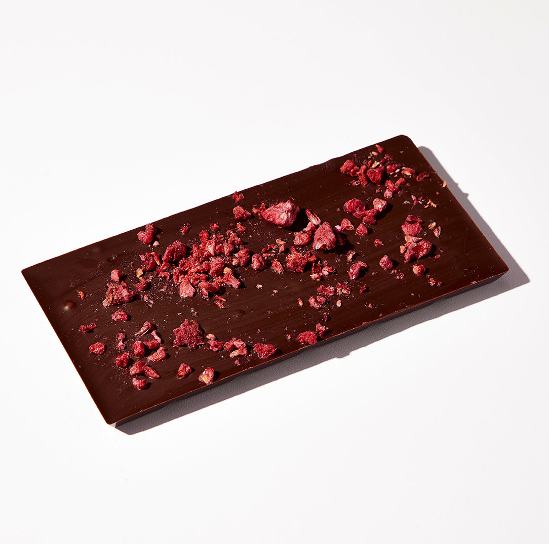 Dark chocolate bar with raspberry, hibiscus and pink peppercorn